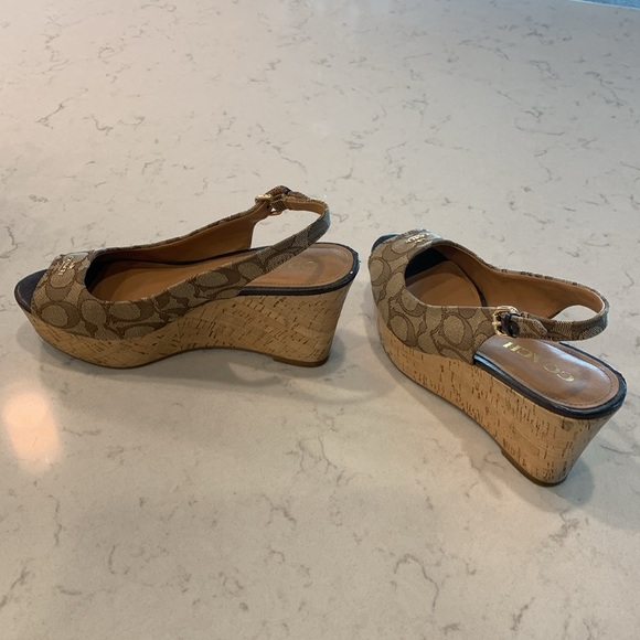 Coach, wedge platform, sandals - Picture 3 of 4